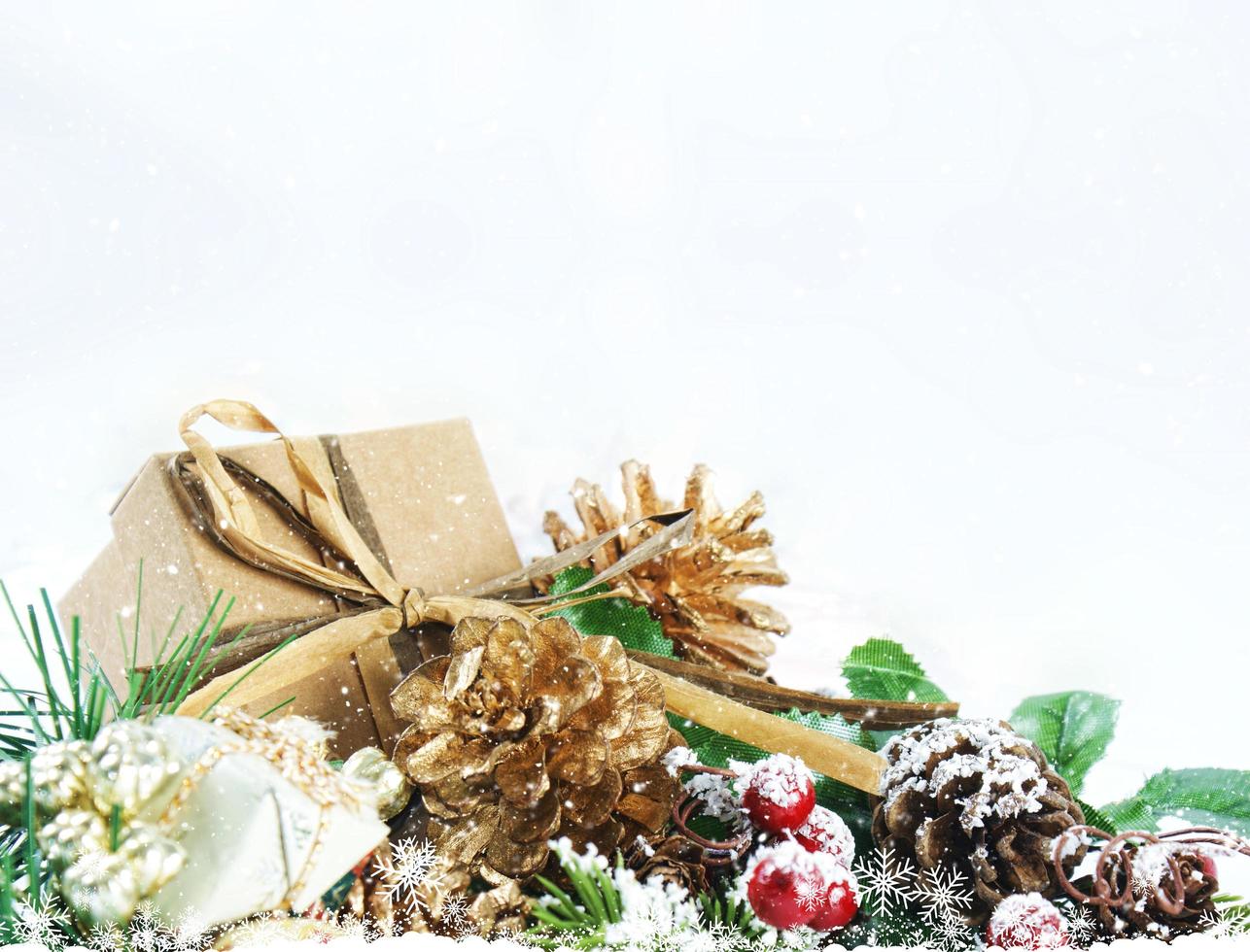 sfondo di Natale con shabby chic regalo in decorazioni foto