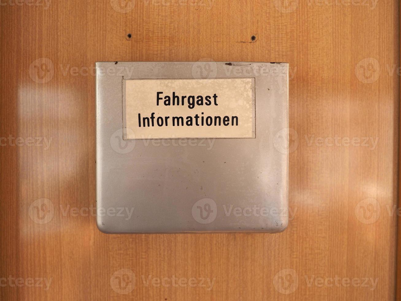 cartello informazioni passeggeri sul tram tedesco foto