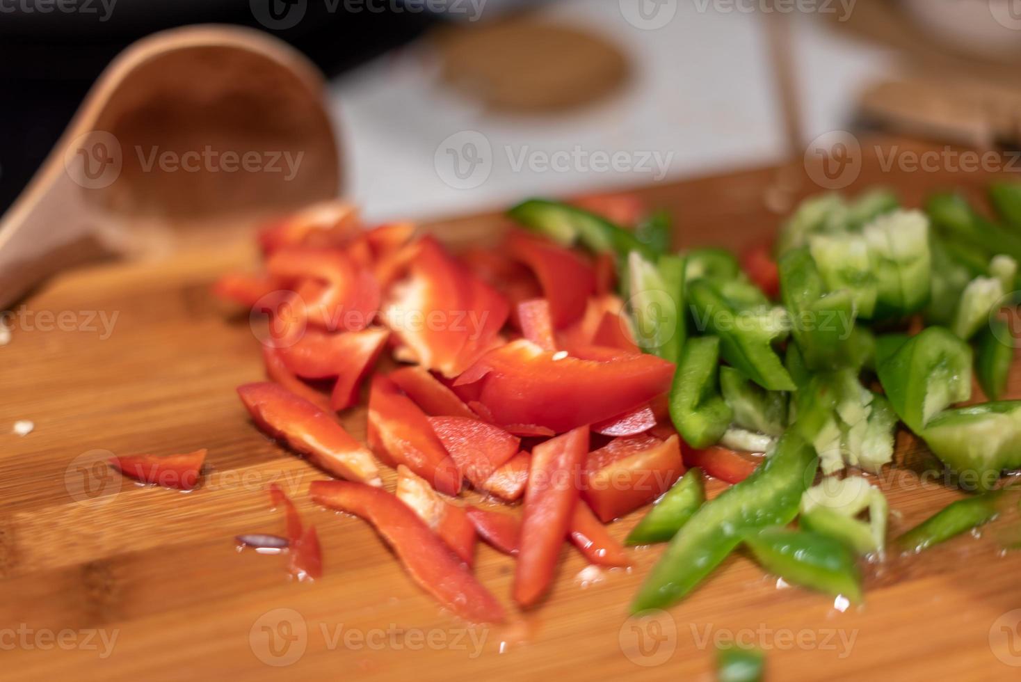 cena per riunioni di famiglia, ingredienti cinesi in preparazione foto