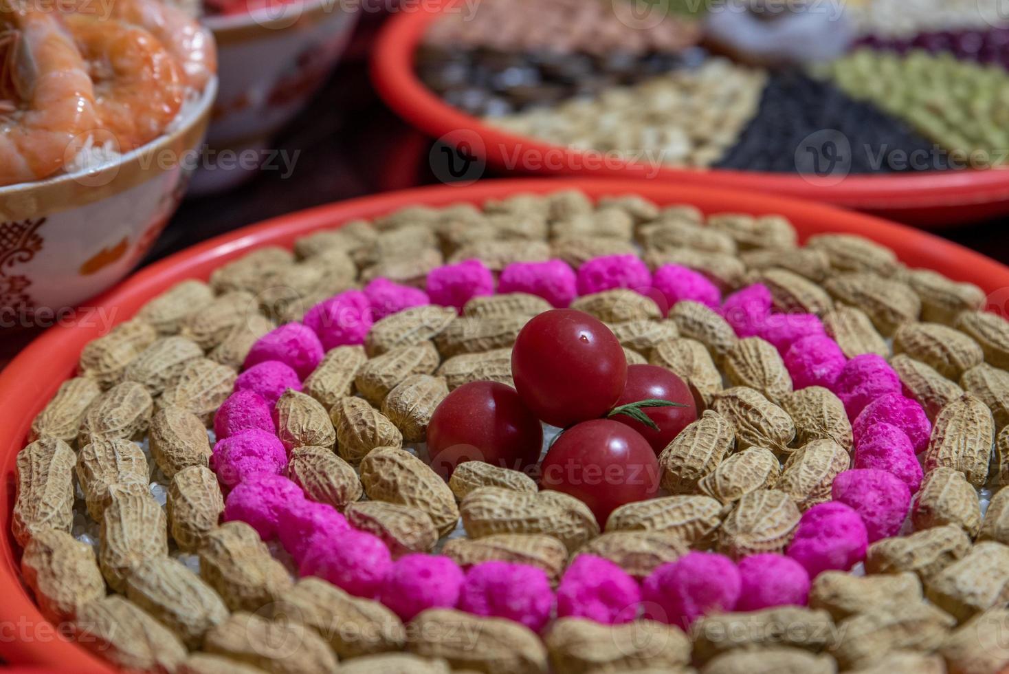 metti cibo ordinato per adorare gli dei foto