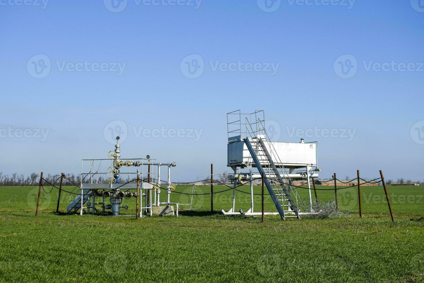 il attrezzatura e tecnologie su olio campi. olio bene foto