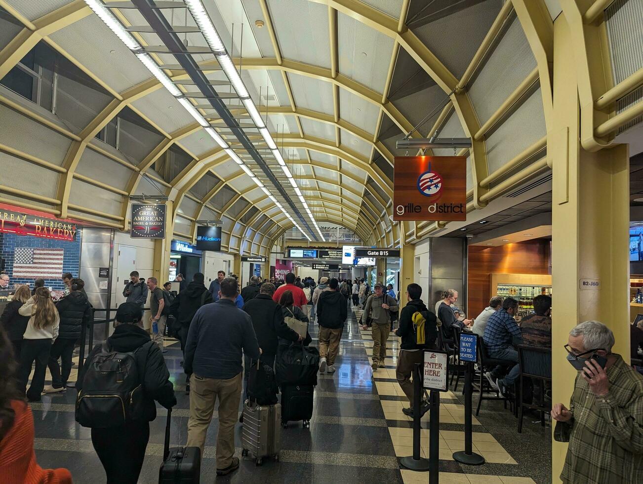 Washington, arlington, Stati Uniti d'America - 12.10.2023 interno corridoio di ronald regan Washington nazionale aeroporto nel arlington foto