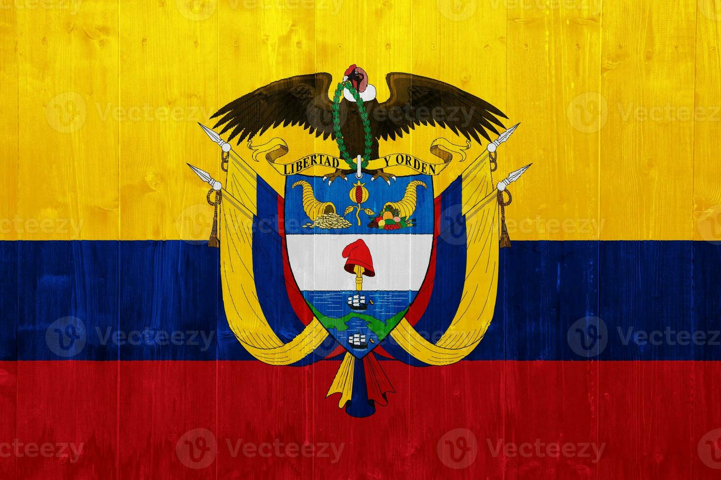 bandiera e cappotto di braccia di repubblica di Colombia su un' strutturato sfondo. concetto collage. foto