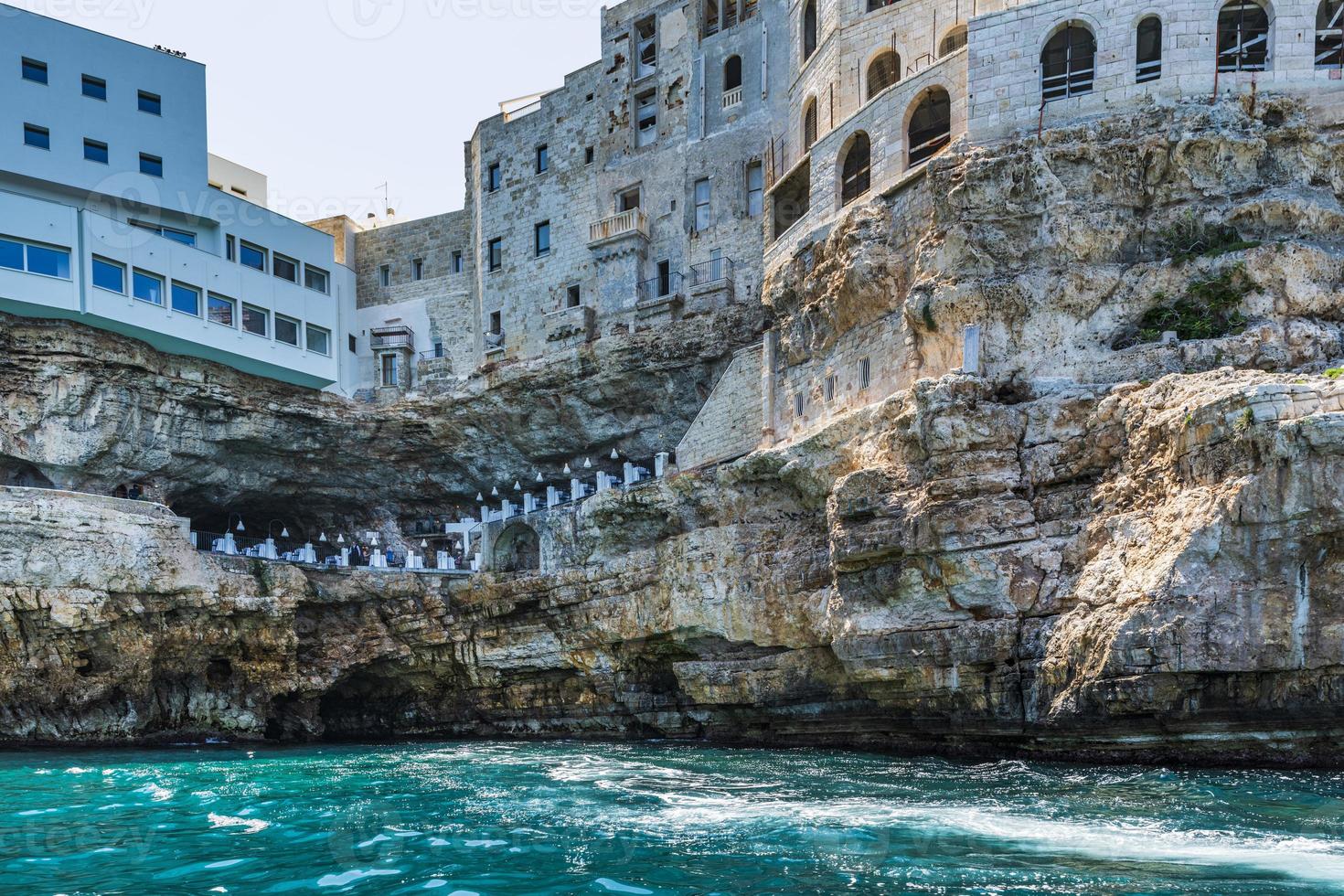 il fascino delle grotte pugliesi. grotta palazzese foto