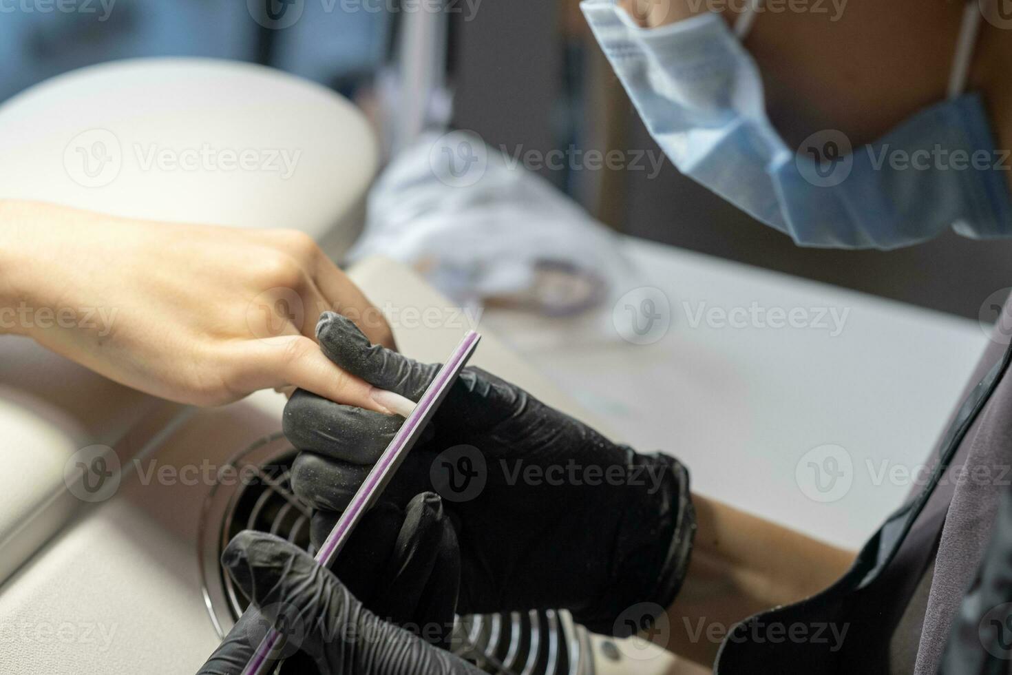 femmina mani e utensili per manicure, processi di l'esecuzione manicure foto