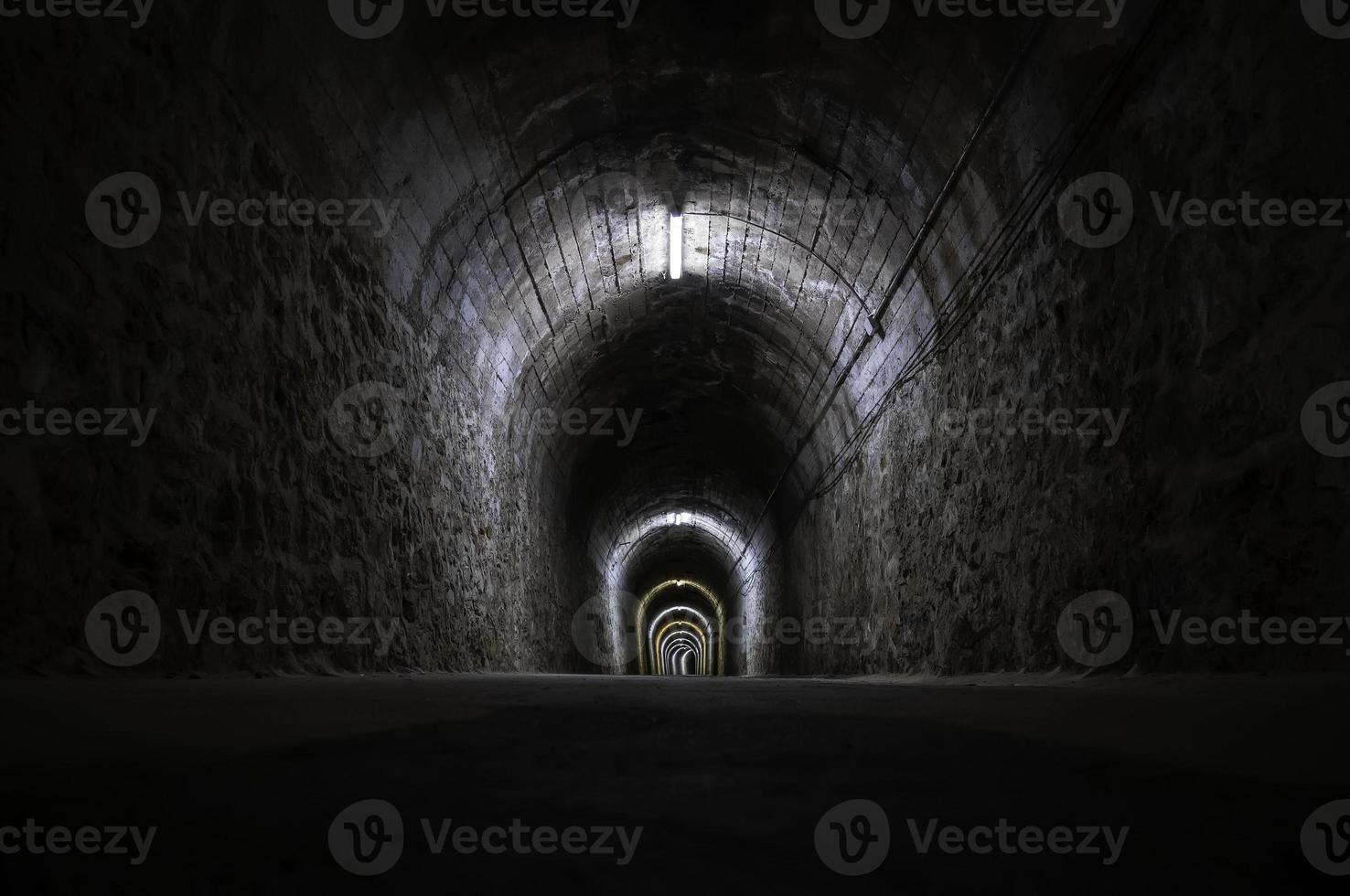 vecchio tunnel del treno foto