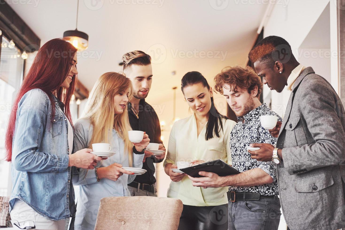 festa di evento di celebrazione del caffè di affari della pausa caffè. concetto di brainstorming di lavoro di squadra foto