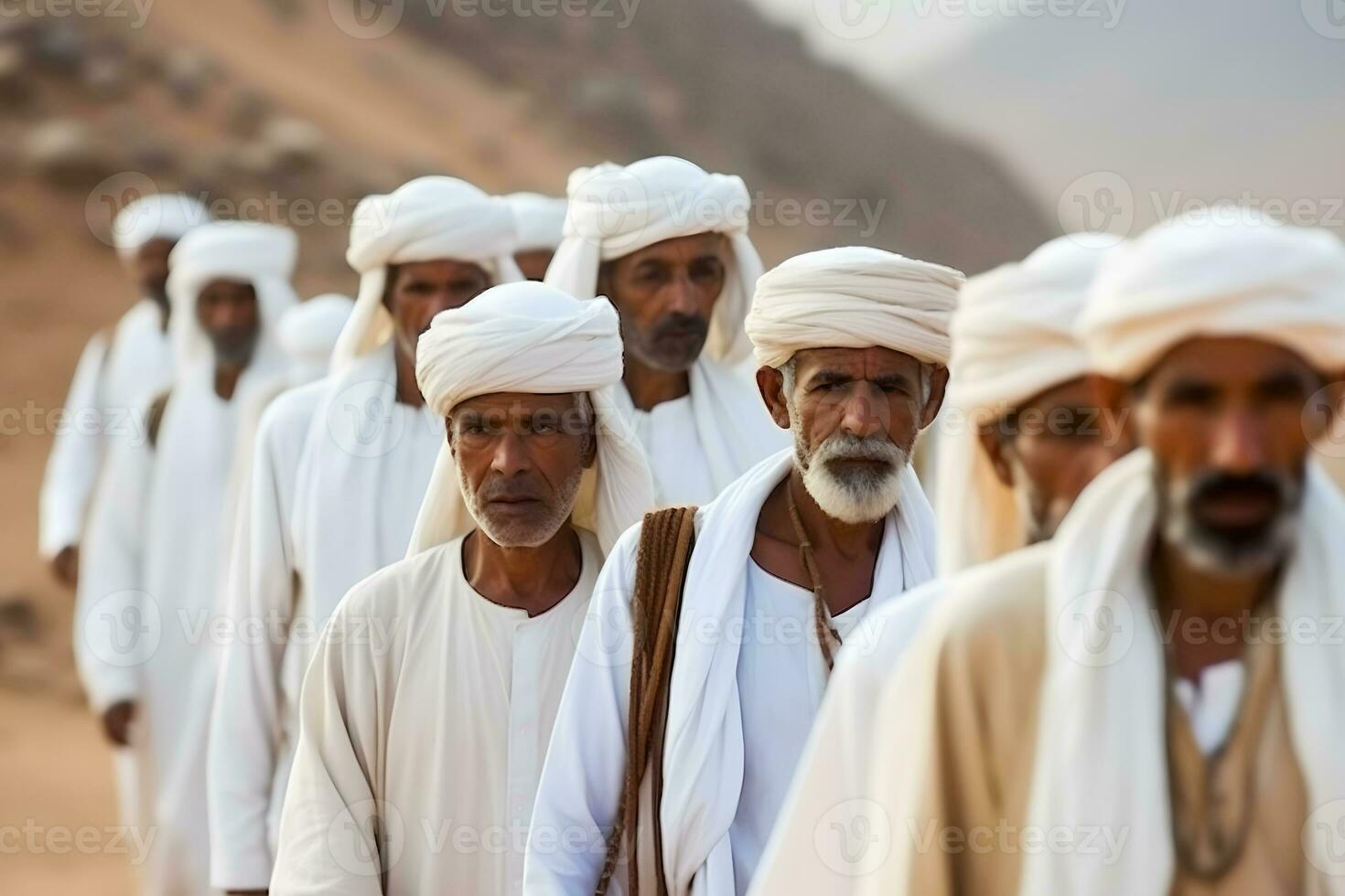 ai generato molti arabo uomini nel il deserto. neurale Rete ai generato foto