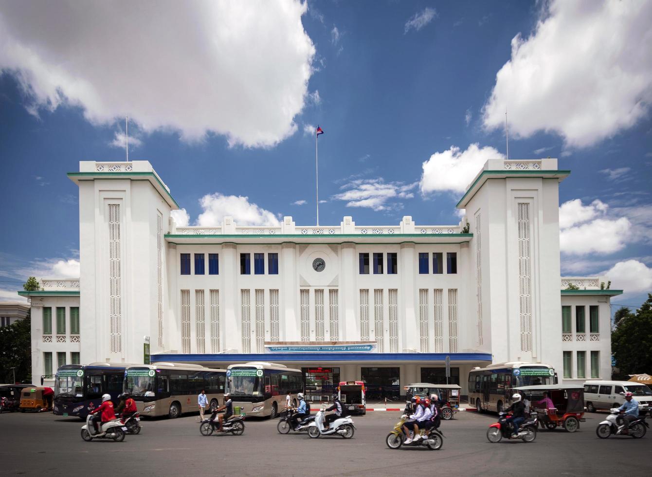Phnom Penh, Cambogia, 2021 - punto di riferimento della stazione ferroviaria foto