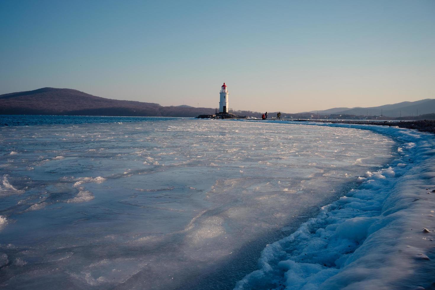 paesaggio marino con vista sul faro tokarevskysky foto