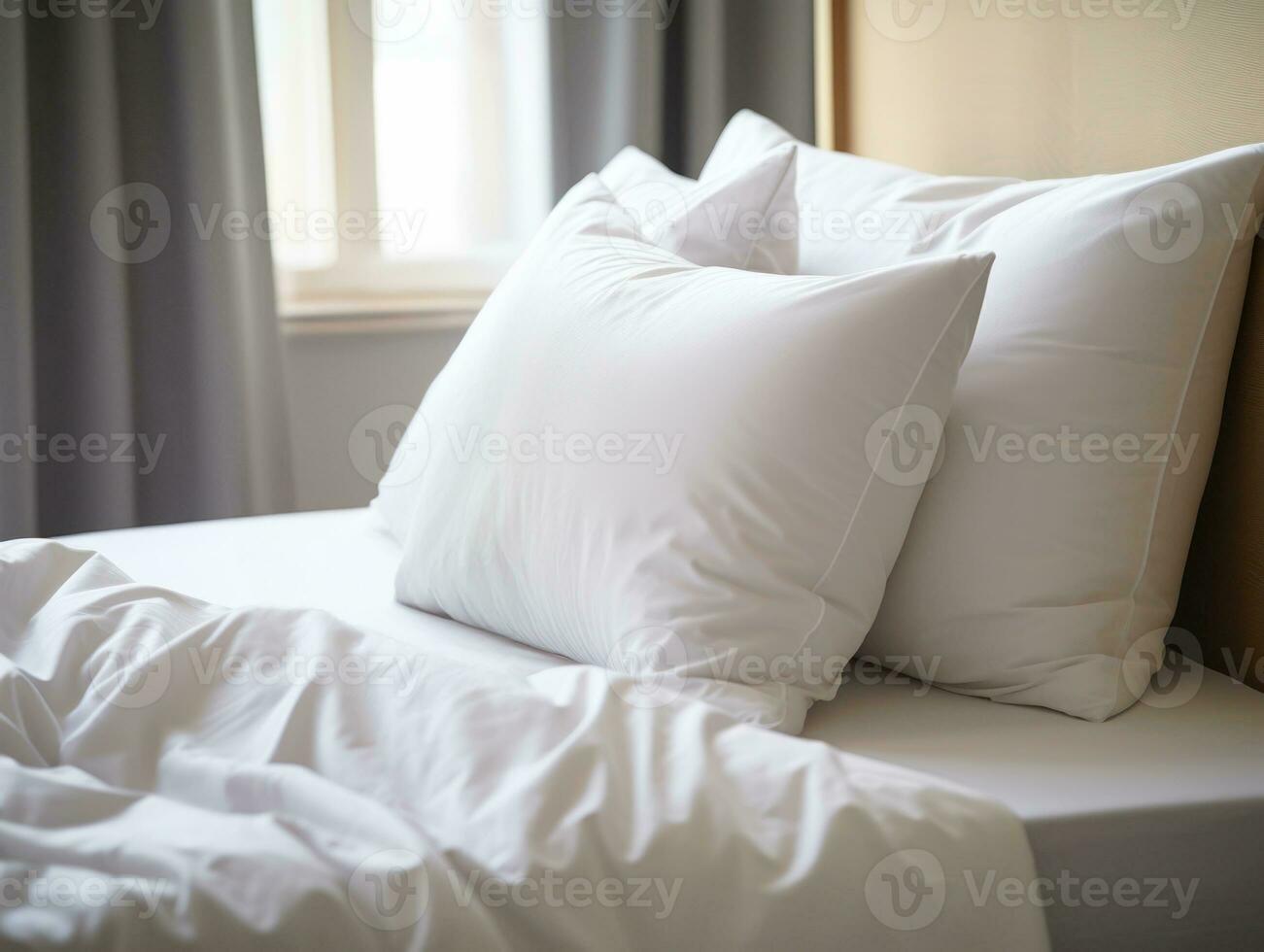 ai generato confortevole letto con morbido bianca cuscini e biancheria da letto nel letto foto