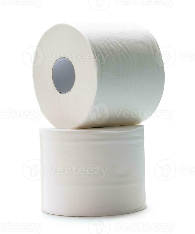 Due rotoli di bianca fazzoletto di carta carta o tovagliolo nel pila preparato per uso nel gabinetto o toilette isolato su bianca sfondo con ritaglio sentiero foto