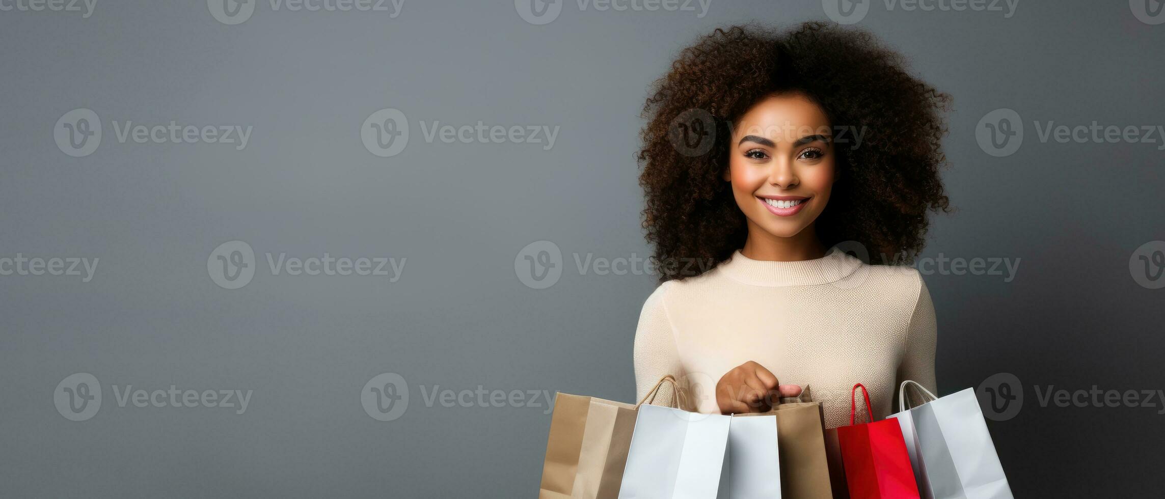 ai generato ritratto di africano donne Tenere shopping Borsa nel di stagione vacanze vendita isolato su grigio sfondo foto