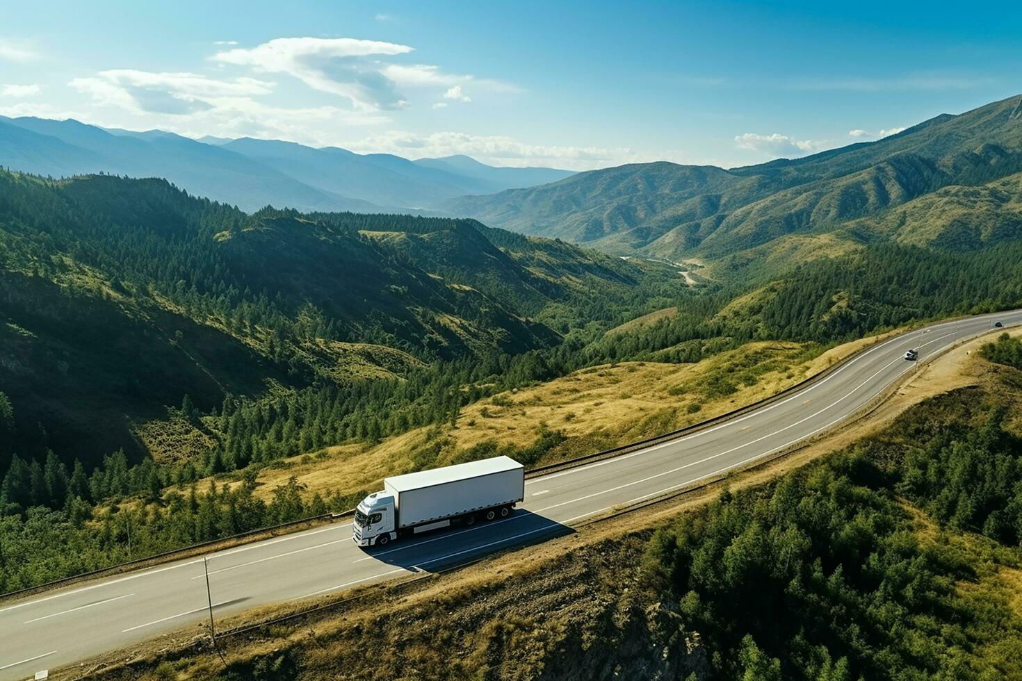 ai generato carico camion su il autostrada. carico consegna guida su asfalto strada attraverso il montagne. visto a partire dal il aria. aereo Visualizza paesaggio. fuco fotografia. foto