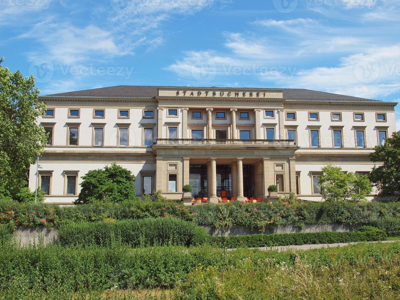 stadtbuecherei o biblioteca cittadina, stoccarda, germania foto