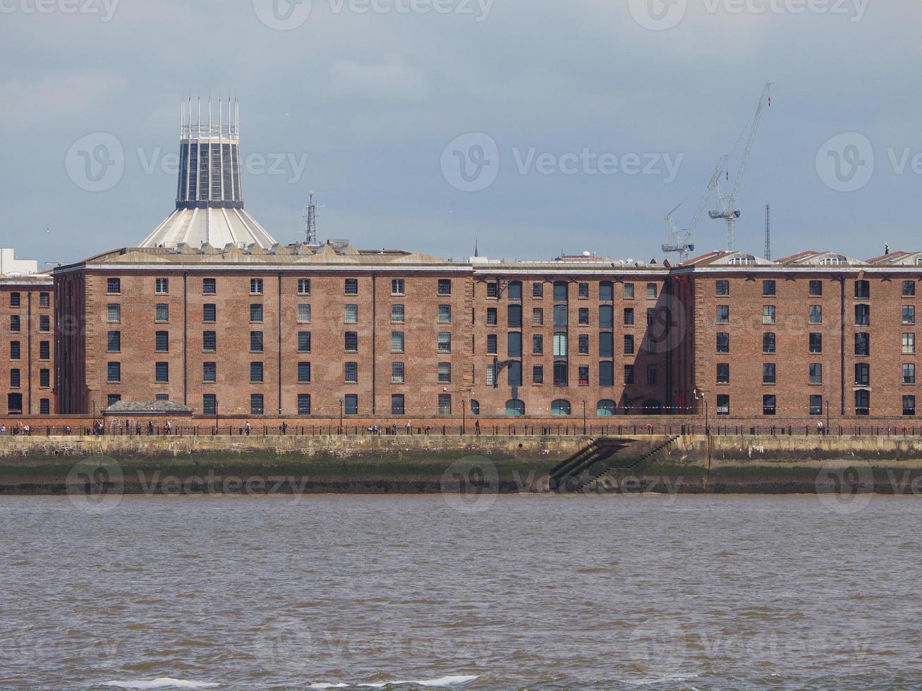 L'Albert Dock complesso di edifici portuali e magazzini a Liverpool, Regno Unito foto
