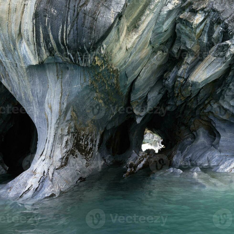 marmo grotte santuario, strano roccia formazioni causato di acqua erosione, generale carrera lago, puerto rio tranquillo, aysen regione, patagonia, chile foto