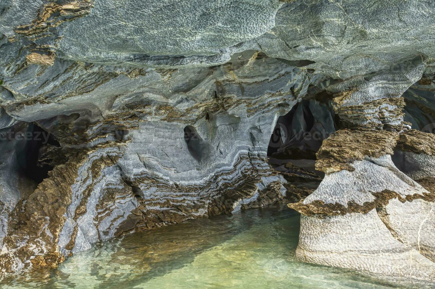 marmo grotte santuario, strano roccia formazioni causato di acqua erosione, generale carrera lago, puerto rio tranquillo, aysen regione, patagonia, chile foto