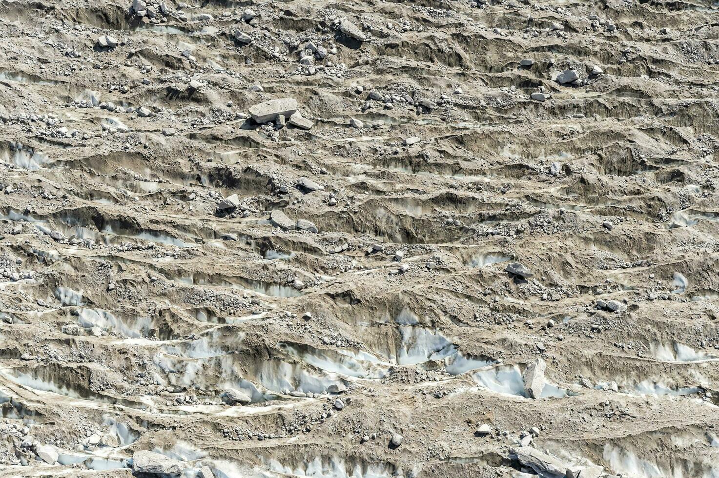 campo di ghiaccio coperto con polvere e ceneri, laguna san Raffaele nazionale parco, aysen regione, patagonia, chile foto