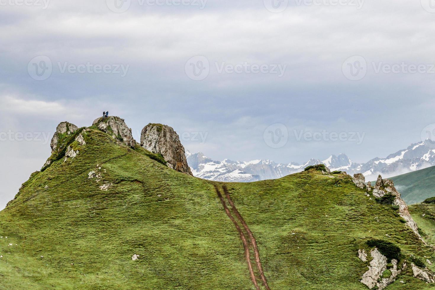 batcondi kumrat valle bellissimo paesaggio vista sulle montagne foto