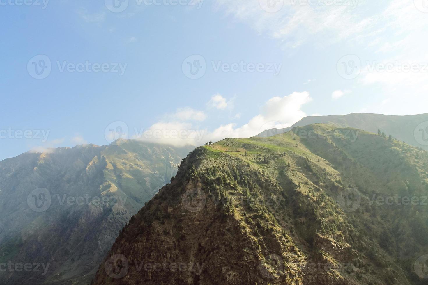 bellissimo paesaggio di montagna foto