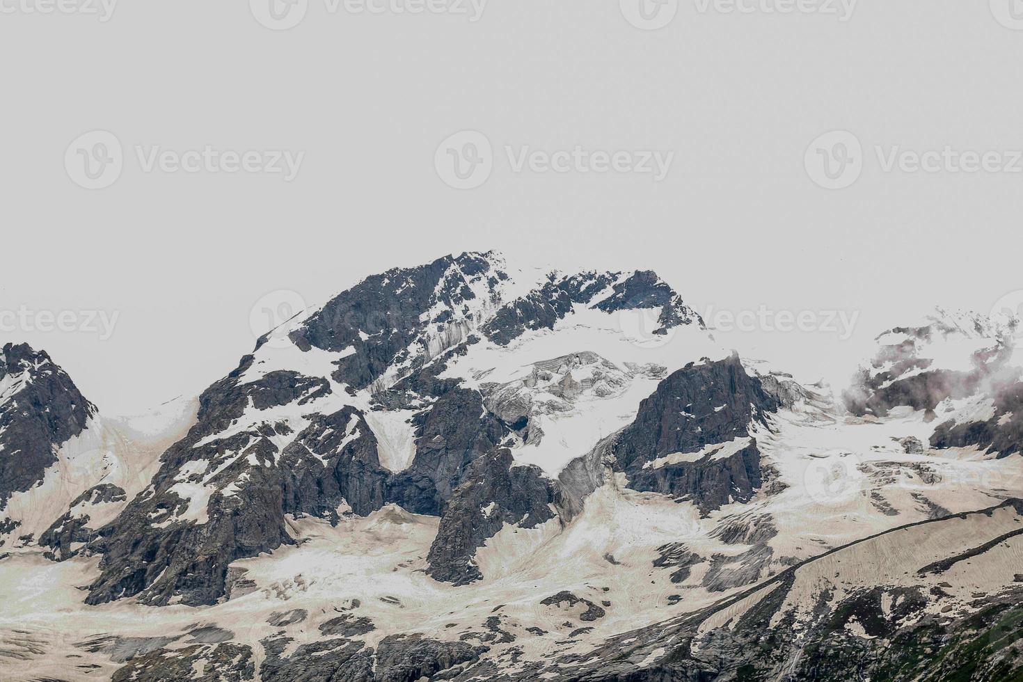 Katora lago Kumrat Valley bellissimo paesaggio vista sulle montagne foto