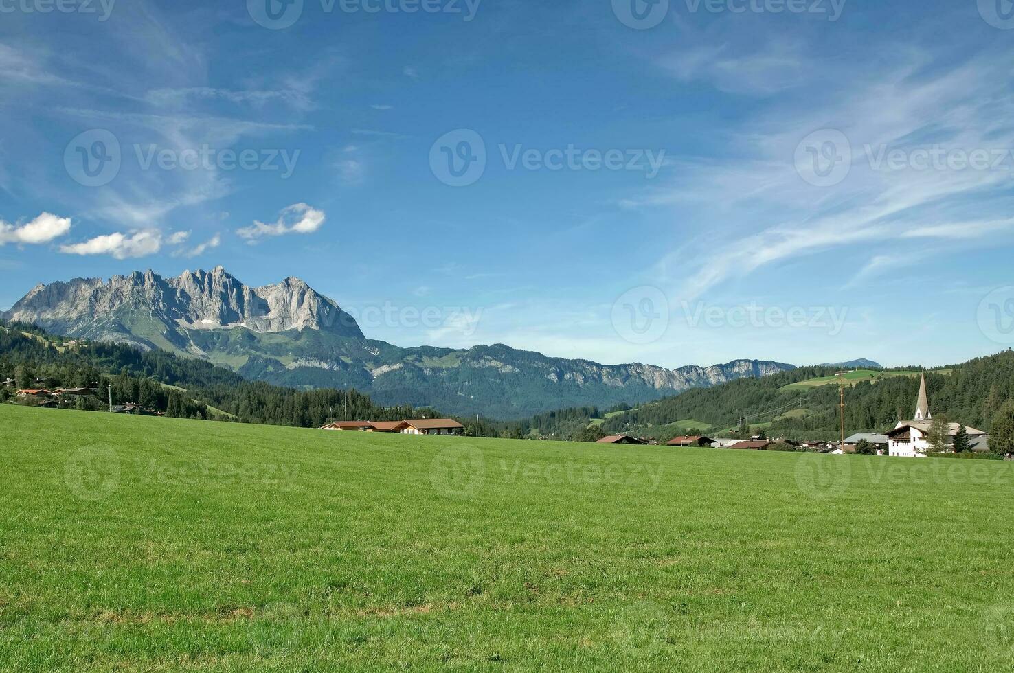 villaggio di reit bei kitzbühel,tirolo,austria foto