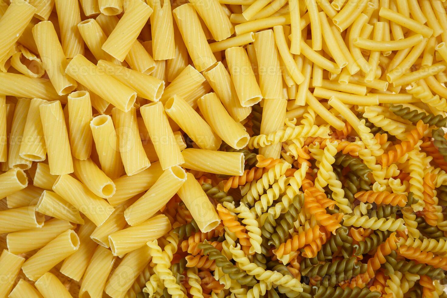 diversi tipi di pasta foto