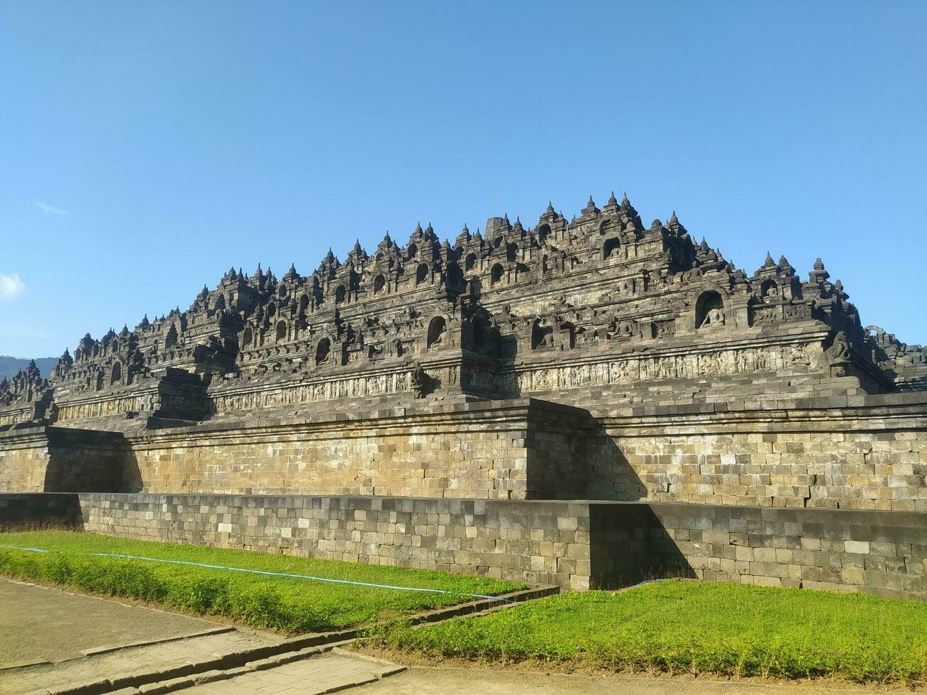 Visualizza di Borobudur tempio, uno di il meraviglie di il mondo nel Indonesia foto