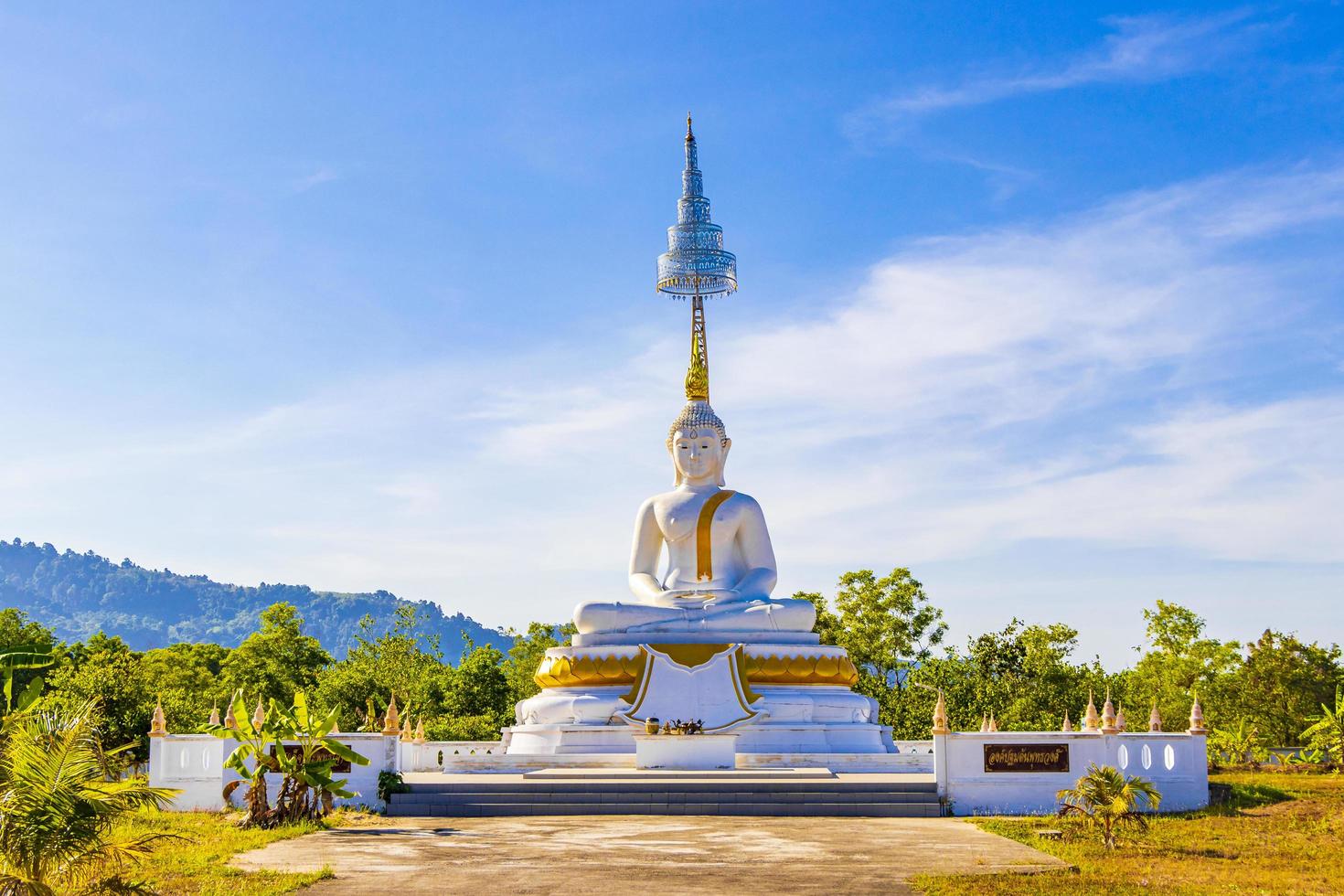 grande buddha bianco wat phadung tham phothi tempio khao lak foto