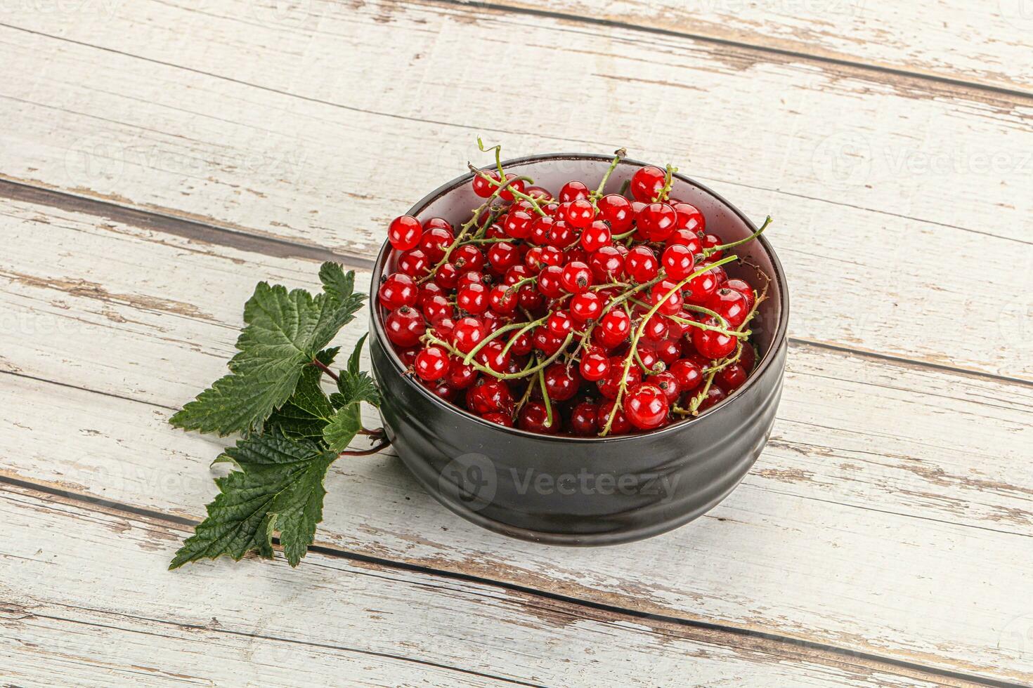 dolce maturo rosso ribes frutti di bosco foto