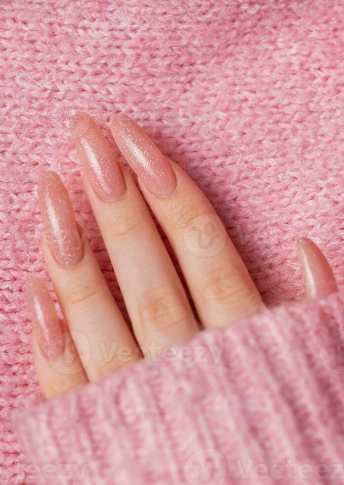 femmina mani con bellissimo manicure foto