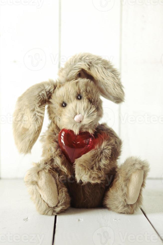 coniglietto di orsacchiotto con tema d'amore di San Valentino o anniversario foto