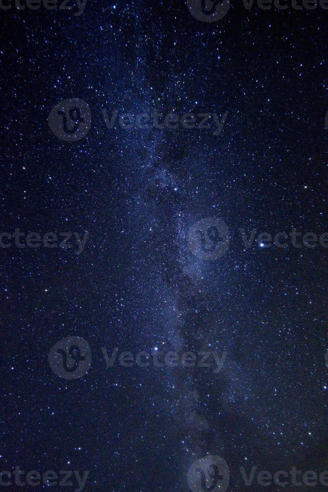immagine time lapse delle stelle notturne foto