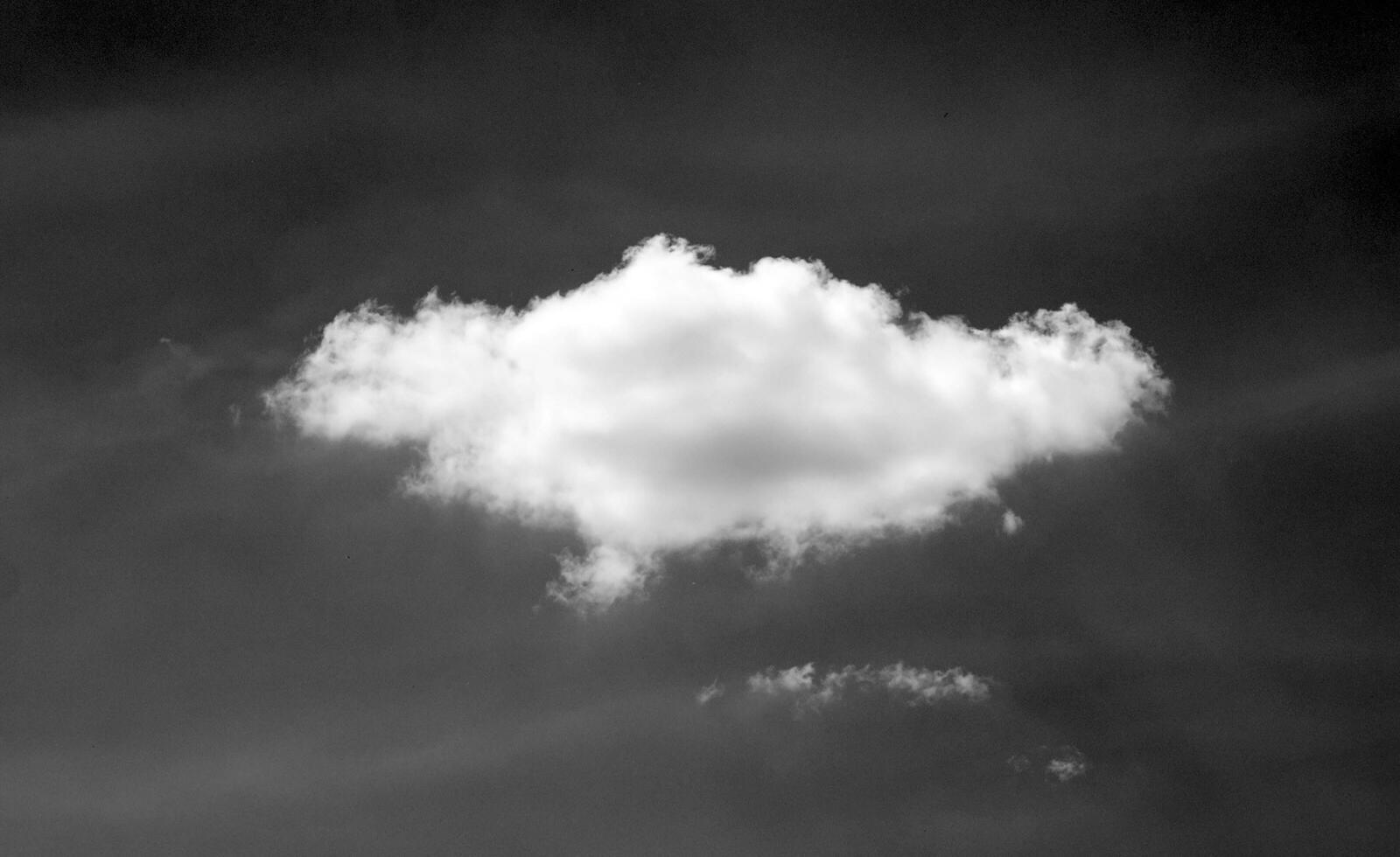 nero e bianca bellissimo cielo sfondo foto