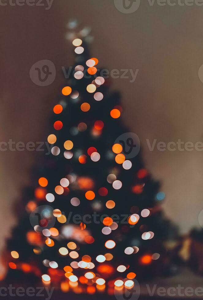 bellissimo bokeh di un' decorato Natale albero foto