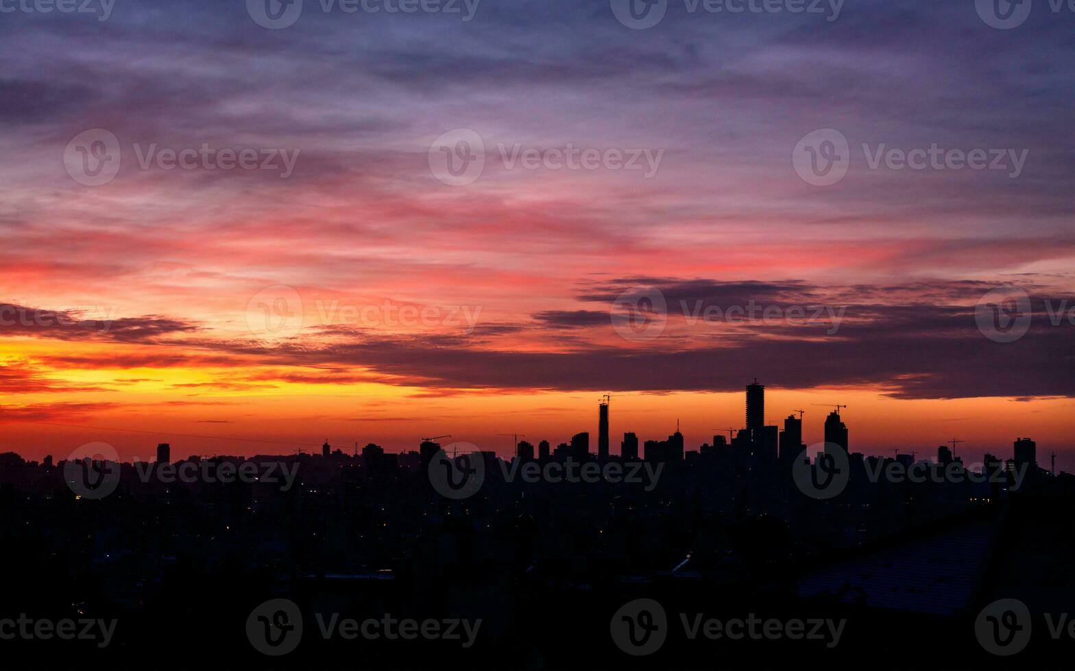 beirut città su tramonto foto