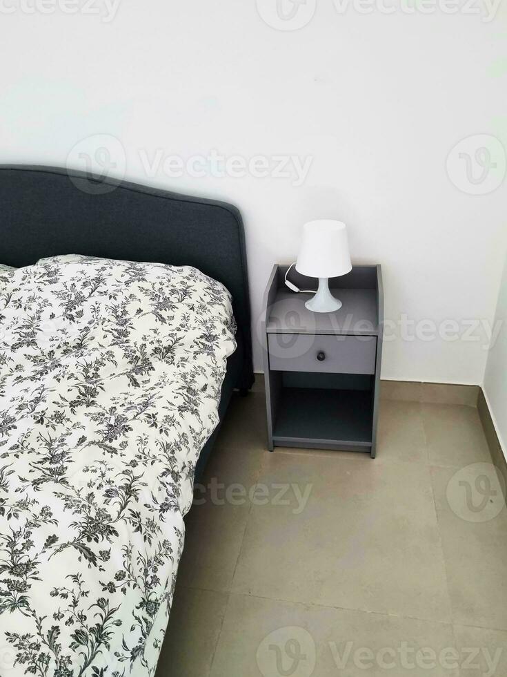 tiro di un' mobilia nel il Camera da letto. interno foto