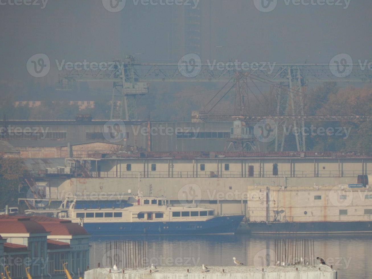 barche fluviali nei dettagli e negli elementi della nave foto