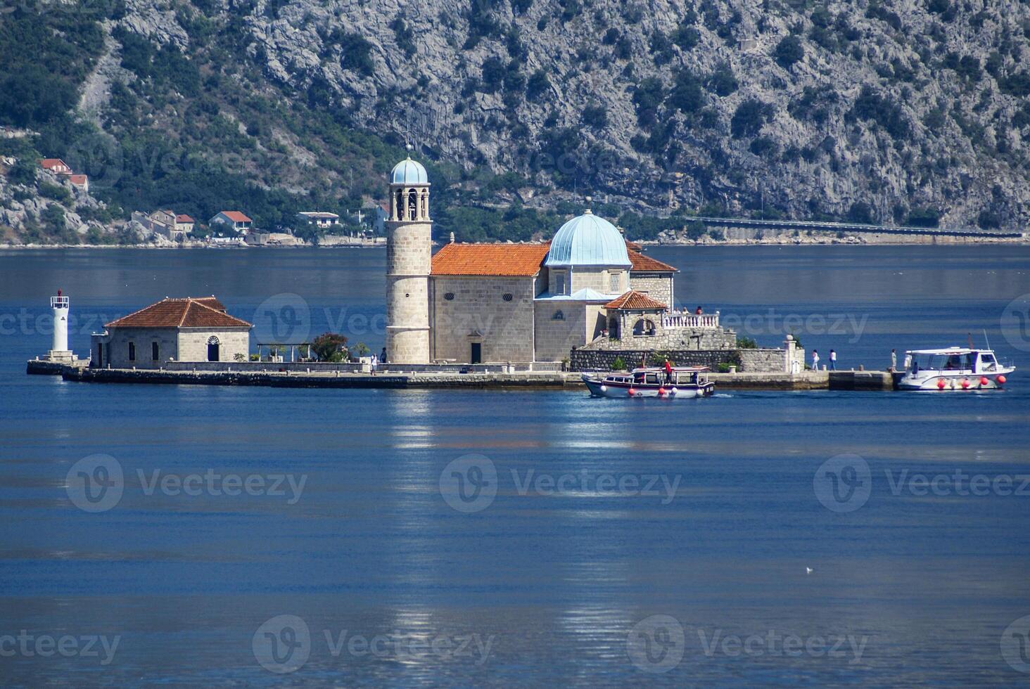 isola Chiesa nel perast kotor baia montenegro foto