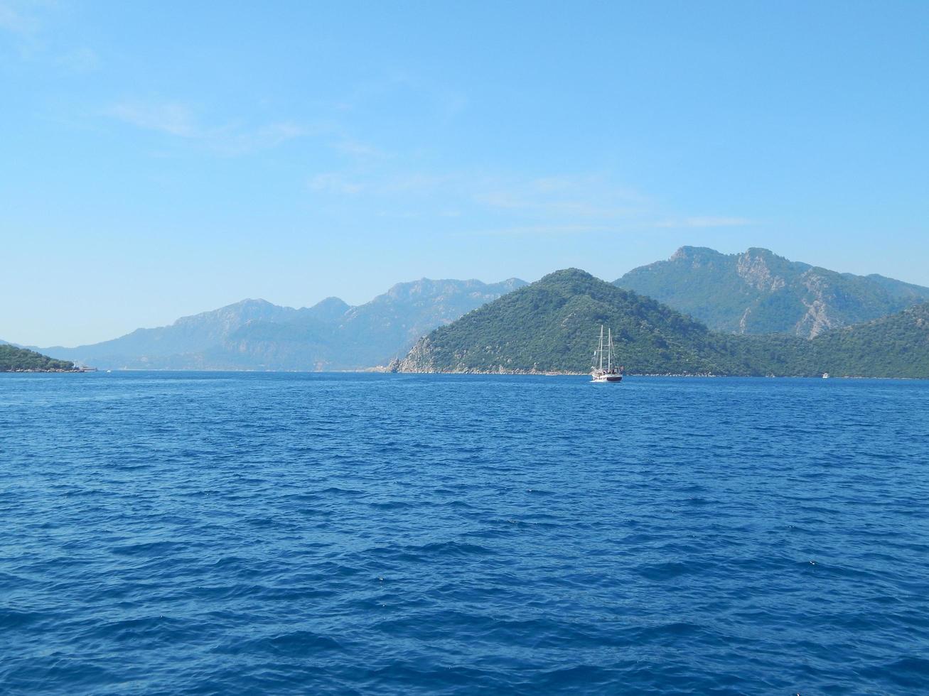 la consistenza dell'acqua del Mar Egeo foto