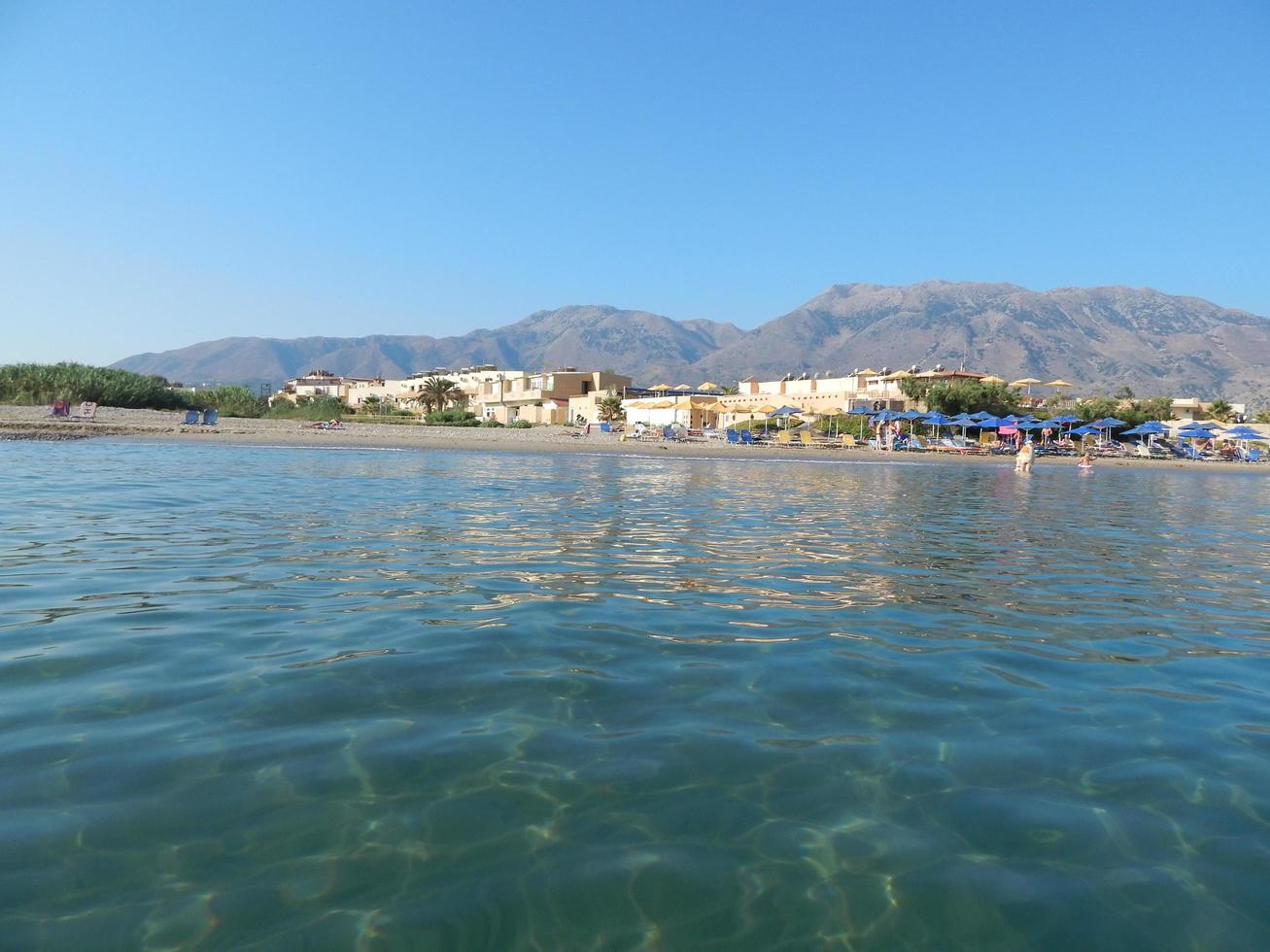 viaggio in grecia sull'isola di creta montagne e mare foto