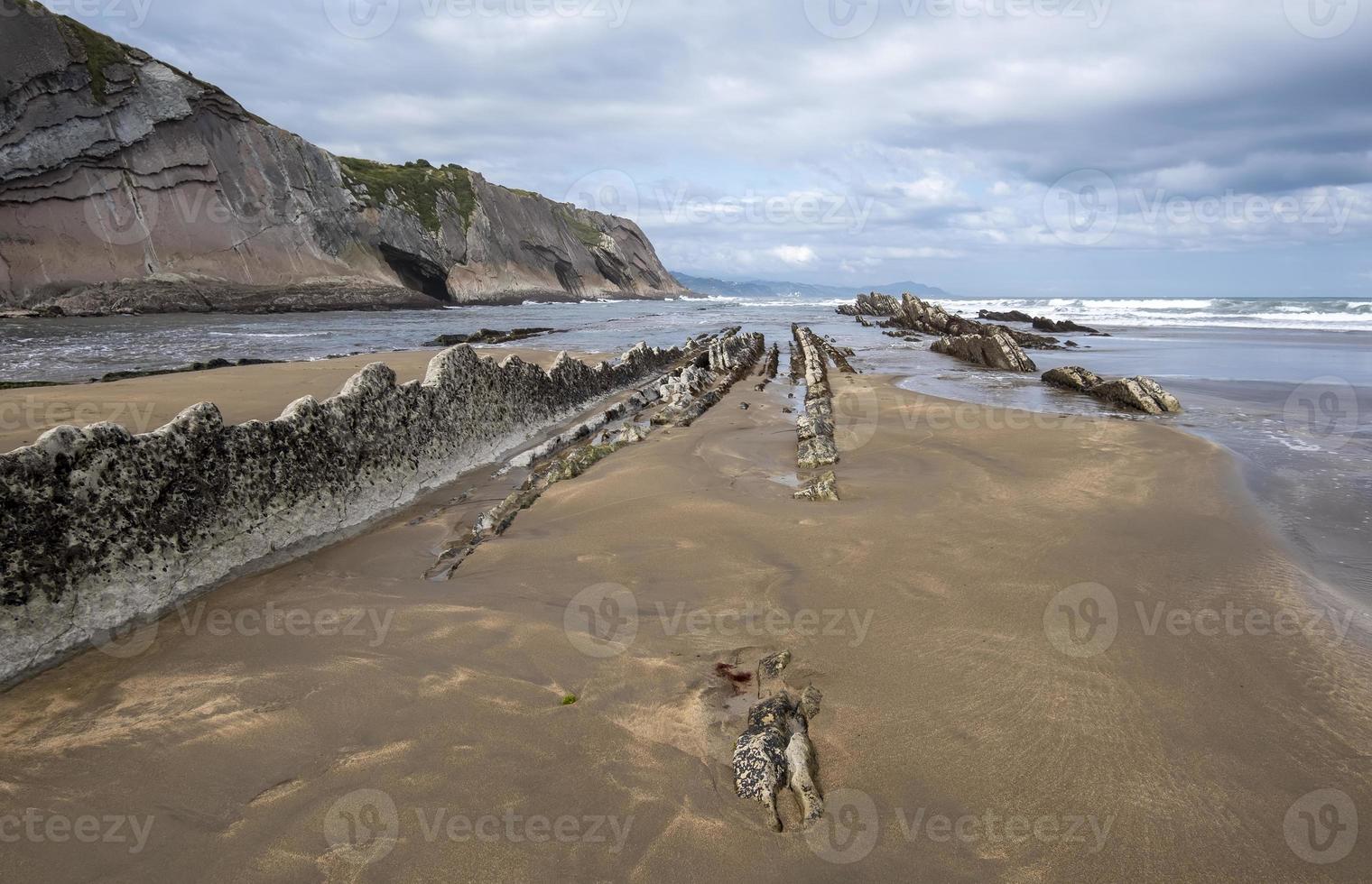 spiaggia di zumaia in spagna foto