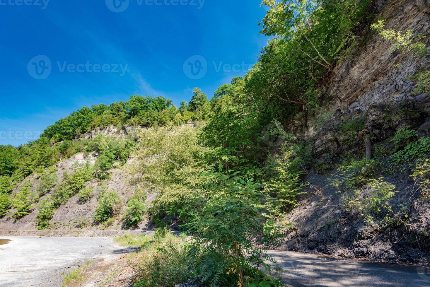 cascate di taughannock - sentiero della gola foto