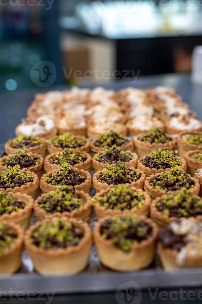 mignon di pasticceria dolce per la colazione foto