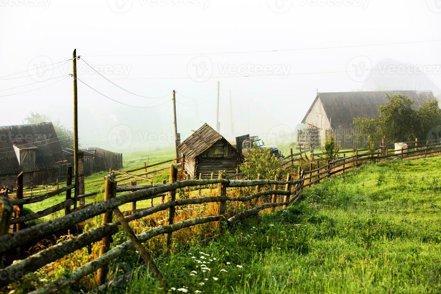 estate paesaggio nel il carpazi montagne. Visualizza di il montagna picco hoverla. bautiful ucraino montagna carpazi hoverla. foto