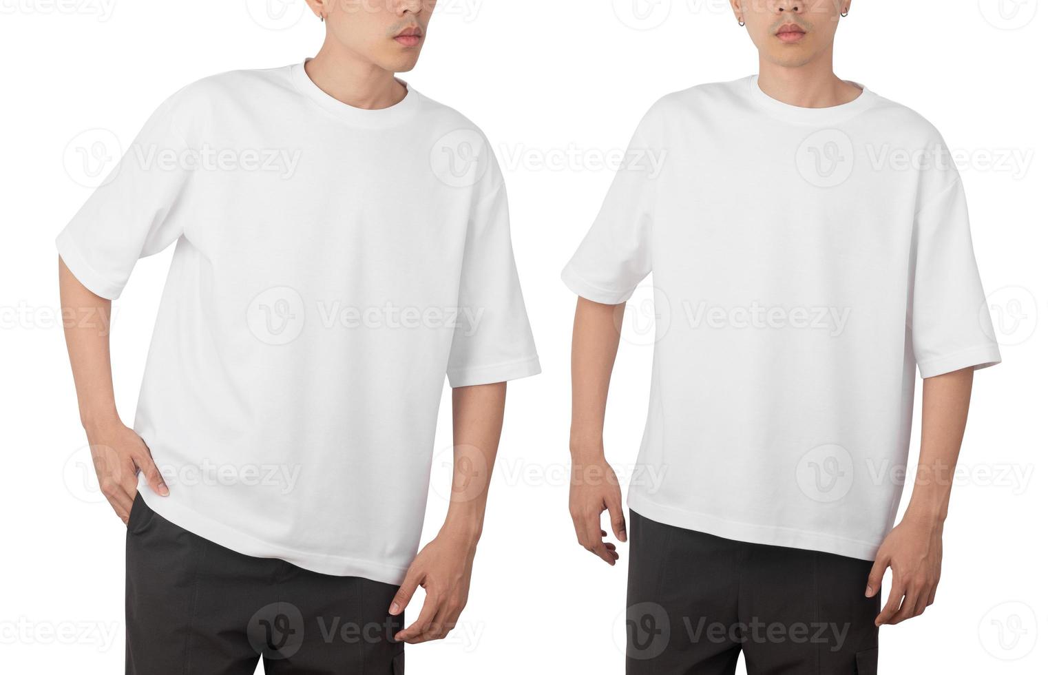 giovane uomo in bianco oversize t-shirt mockup anteriore e posteriore utilizzato come modello di progettazione, isolato su sfondo bianco con tracciato di ritaglio foto