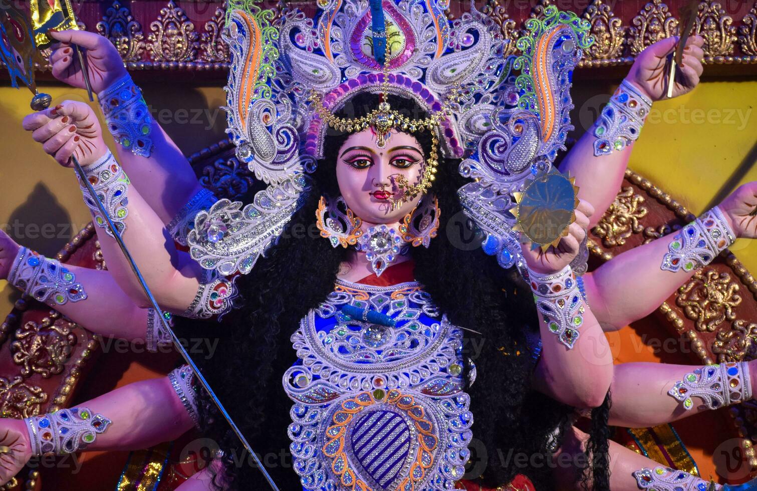devi Durga il divine incarnazione di forza e protezione, adorato per coraggio e trionfo foto