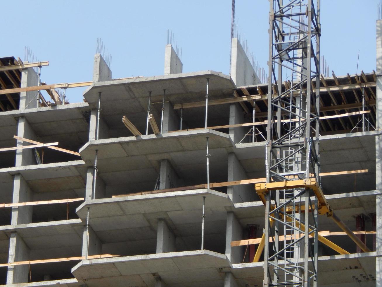 costruzione di un edificio residenziale in un edificio foto