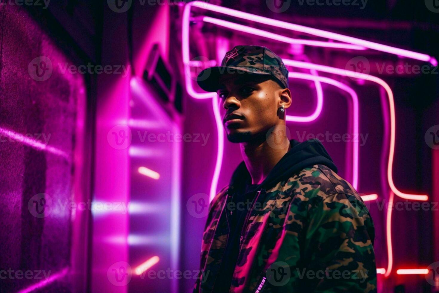 ai generato giovane muscolare uomo con anca luppolo stile con neon leggero a strada. professionista foto